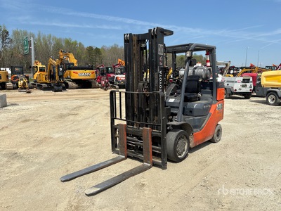 2018 Toyota 8FGC35U 7000 lb Cushion Tire Chariot Élévateur