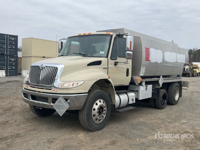 2008 International 4400 6x2 Kraftstoff-Tankwagen