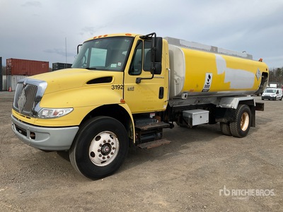 2006 International 4400 4x2 Camion citerne de carburant