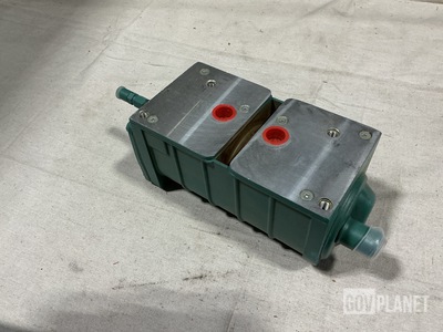 Volvo 876550 Oil Cooler