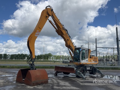 2004 Liebherr A924B Wheel Material Handler
