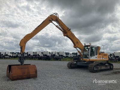 Liebherr R924EW Track Material Handler