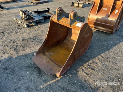 Volvo 30 in Trench Excavator Bucket