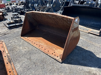 Volvo 98 in 2.6 cyd Wheel Loader Bucket - Fits L60