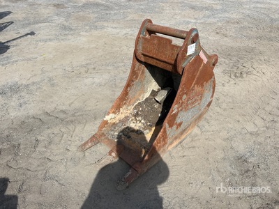 Doosan 24 in Digging Excavator Bucket - Fits DX140