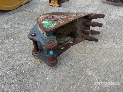 2011 Cat 24 in Digging بوم حفار خلفي