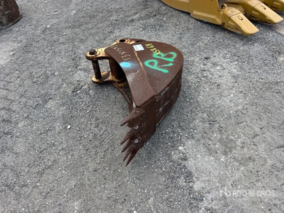 2019 John Deere 14 in Digging بوم حفار خلفي