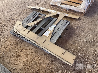 (1) 12506639 Vehicular Body Panel & (1) 12506640 Vehicular Body Panel