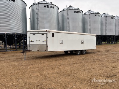 2006 CJay 28 ft T/A V-Nose Enclosed Trailer
