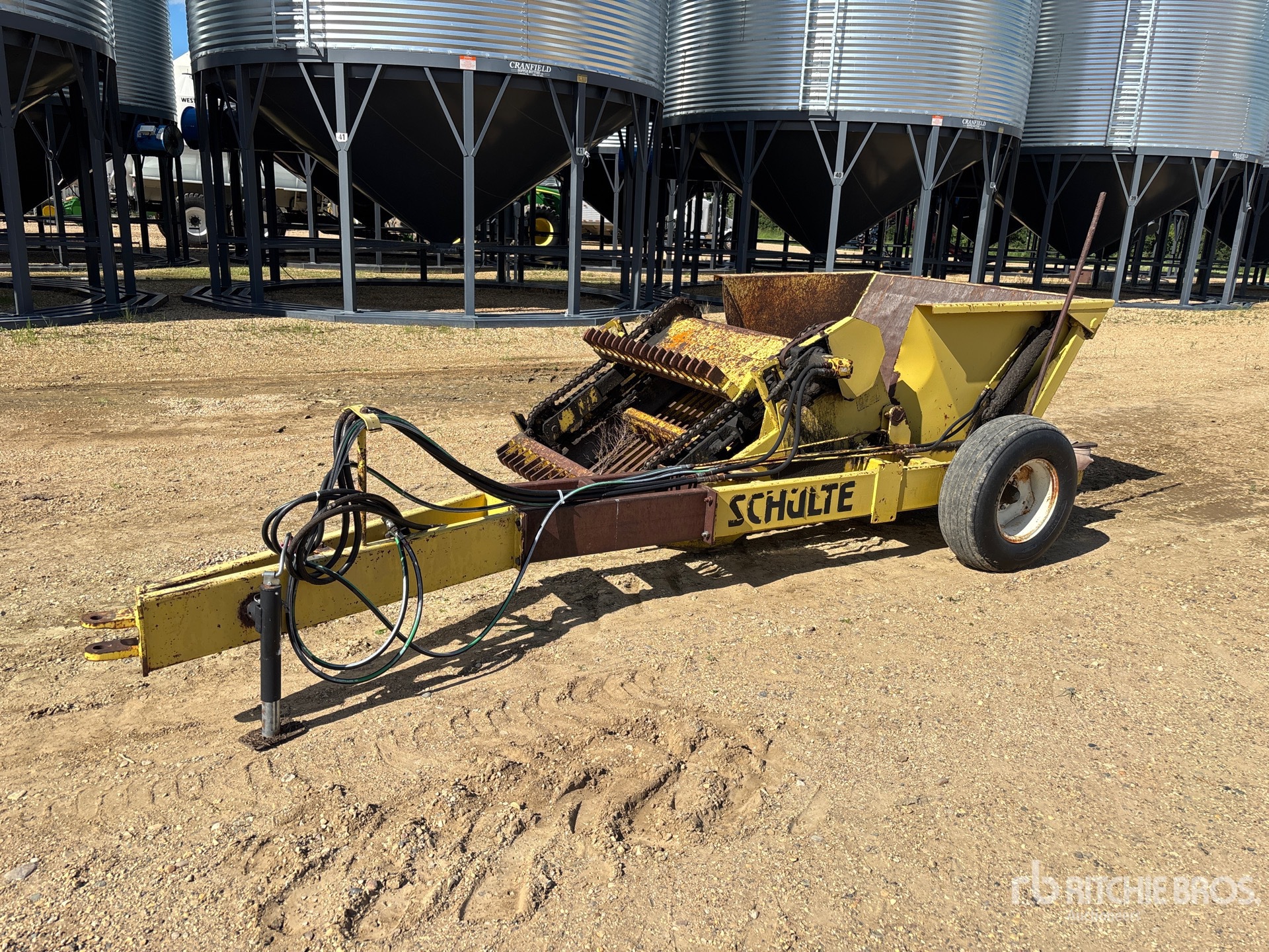 Shulte 52 in Fork Type Rock Picker