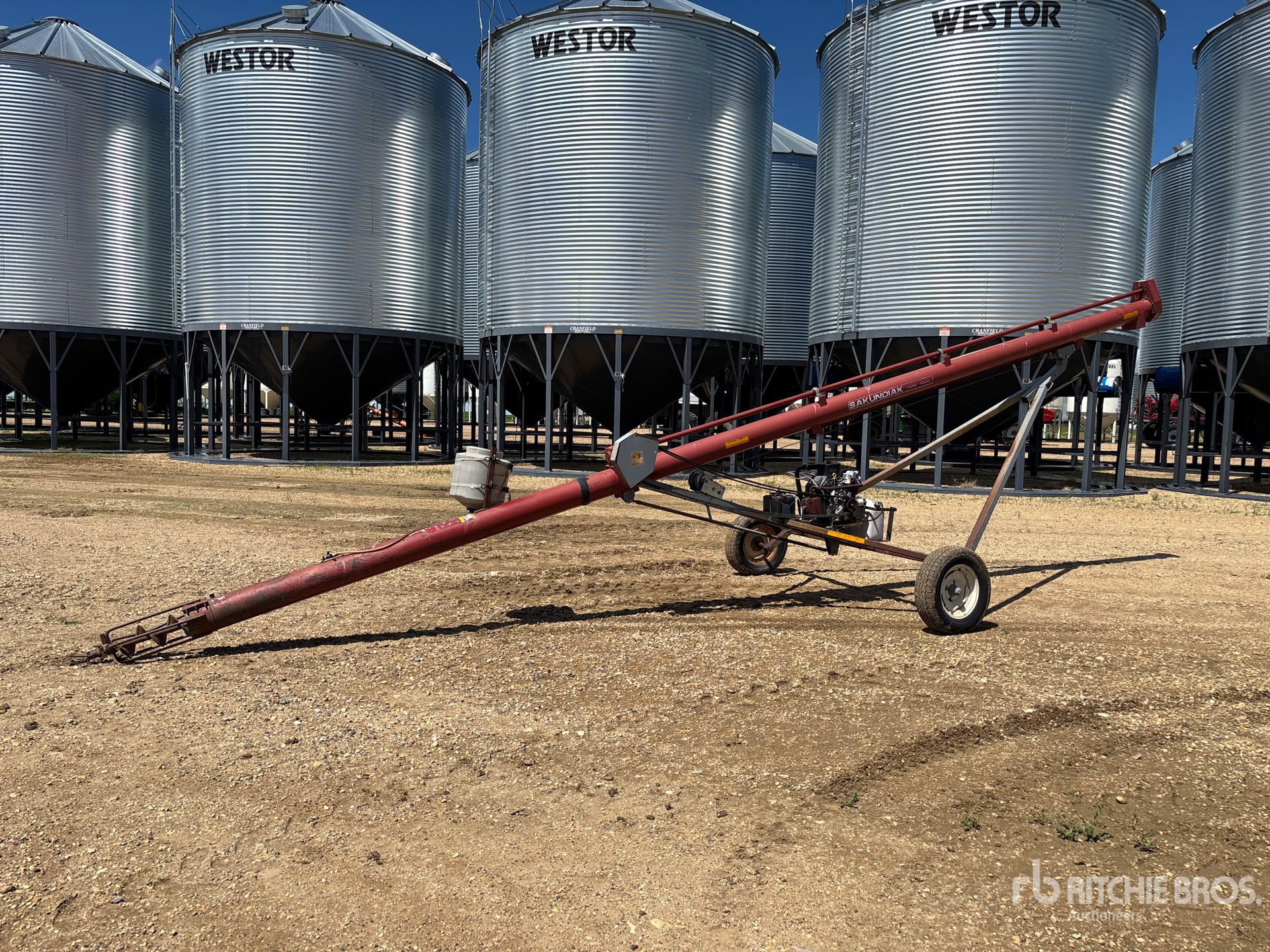 Sakundiak HD8-1000 8 in x 33 ft Grain Auger (Inoperable)