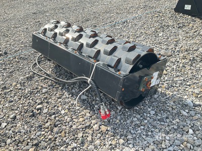 2025 GIYI GY-CW59 1500 mm スキッドステア バイブラタリー ローラー