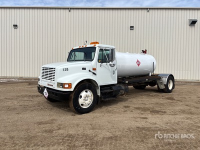 1995 International 4700 4x2 Tanker Truck