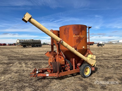 New Holland 351 Feed Grinder Mixer