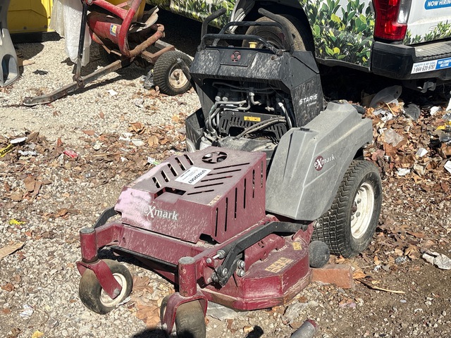 Exmark Staris E-Series Stand-On Lawn Mower (Inoperable)