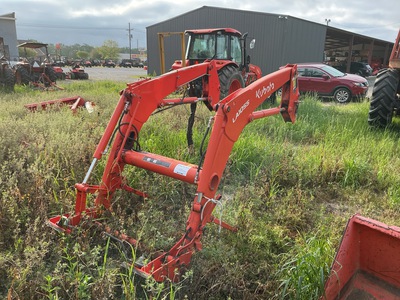 Kubota LA1055 ملحق الجرافة الأمامية (Inoperable)