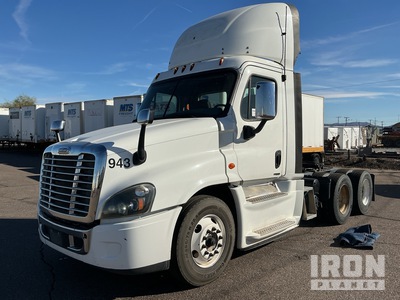 2018 Freightliner Cascadia 125 6x4 T/A Dagcabine Trekker