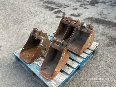 Quantity of (5) Digging 2x300mm,2x220mm,1x140mm Baggerlöffel