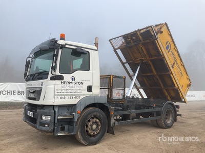 2016 MAN 4x2 Camion épandeur d'asphalte