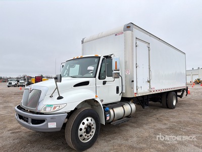 2017 International 4300 International 4x2 Moving Van Truck