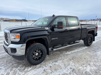 2017 GMC 2500 HD 4x4 Crew Cab Pickup