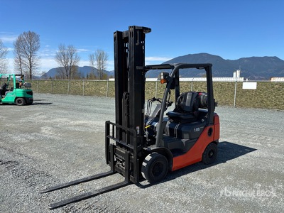 2012 Toyota 02-8FG18 3300 lb Cushion Tire Chariot Élévateur