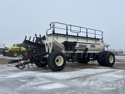 2013 Bourgault 6700ST 700 L Tow-Behind Air Cart