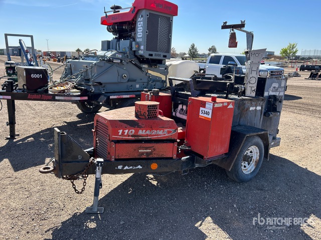 2005 Magna 110D S/A Pavement Sealer
