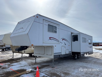 2002 Jayco 313RKS 31 ft T/A Travel Trailer