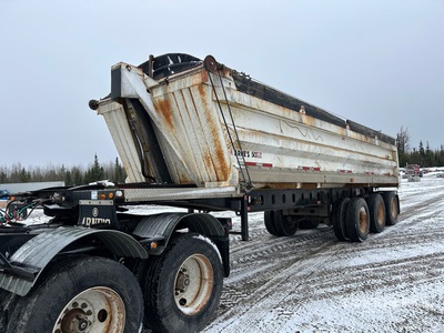 2004 Arnes 30 ft Tri/A End Dump Trailer