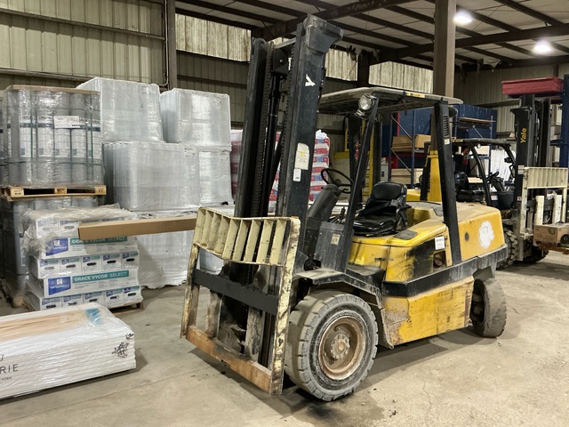 2006 Yale GDP100MJNPBV110 9600 lb Pneumatic Tire Forklift