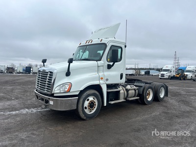 2019 Freightliner Cascadia 125 6x4 T/A Day Cab Truck Tractor