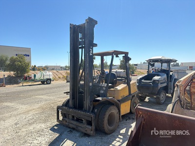 2005 Yale GLP080LJNGBE089 7200 lb Forklift