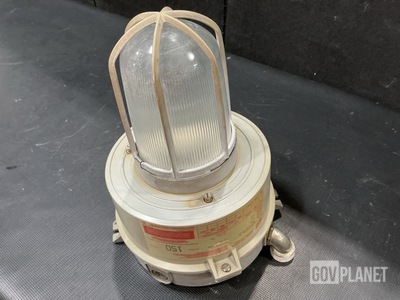 (6) Crouse-Hinds CHAMP VMV Series Lighting Fixtures
