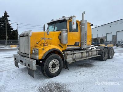 2013 Western Star 4900 6x4 تراكتور شاحنة كابينة النوم (ثنائية المحور)
