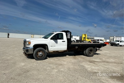 2015 GMC Sierra 3500HD 4x2 Flatbed Truck