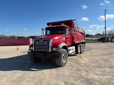 2016 Mack GU713 8x6 Autocarro ribaltabile 3 assi