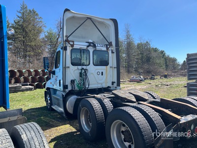 2018 Freightliner Cascadia 125 6x4 T/A Day Cab Truck Tractor (Inoperable)