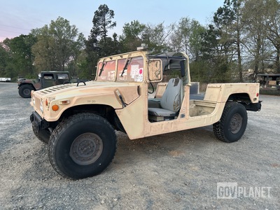 1994 AM General M1097A1 HMMWV 2 Door w/Truck Body