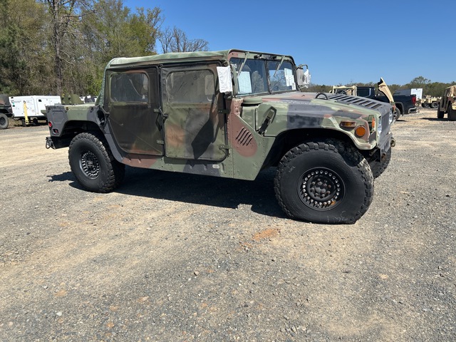 2007 AM General M1097R1 HMMWV 4 Door Soft Top w/Truck Body