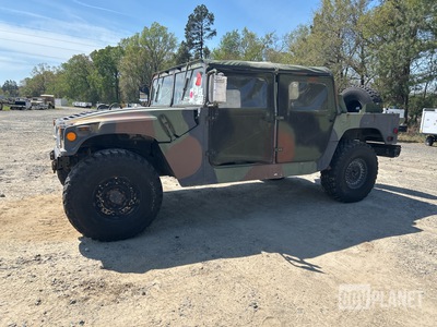 2007 AM General M1097R1 HMMWV 4 Door Soft Top w/Truck Body