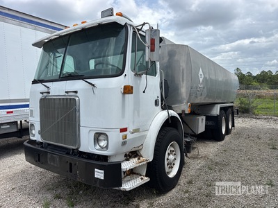 1995 WhiteGMC Xpeditor WX 6x4 Waste Collection Truck (Inoperable)