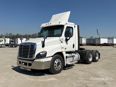 2018 Freightliner Cascadia 125 6x4 T/A Day Cab Truck Tractor