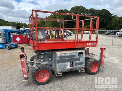 2017 Skyjack SJ6826 RT Dual Fuel 4x4 Scissor Lift