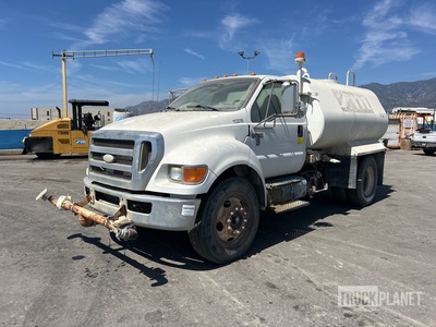 2008 Ford F-750 Water Truck