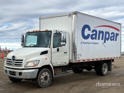 2010 Hino 185 4x2 Camion fourgon