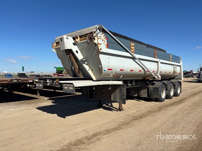 2016 Canuck 31 ft Tri/A Tipping Trailer