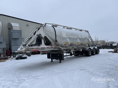 2015 Advance Pneumatic Bulk Trailer