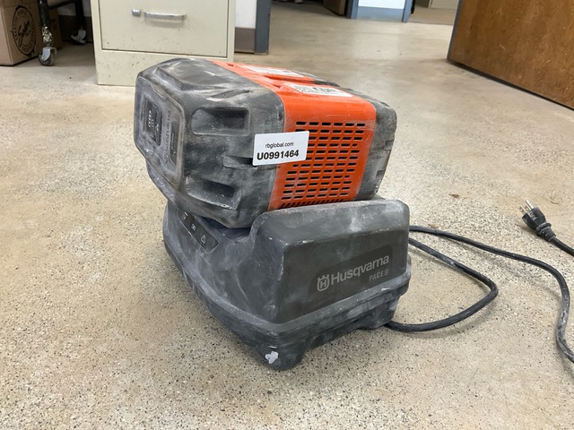 2023 Husqvarna B750X Battery and C1800X Battery Charger