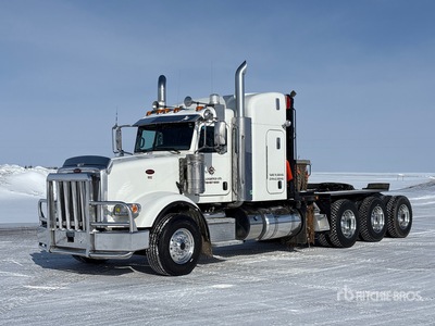 2018 Peterbilt 367 8x6 Sleeper Winch Truck